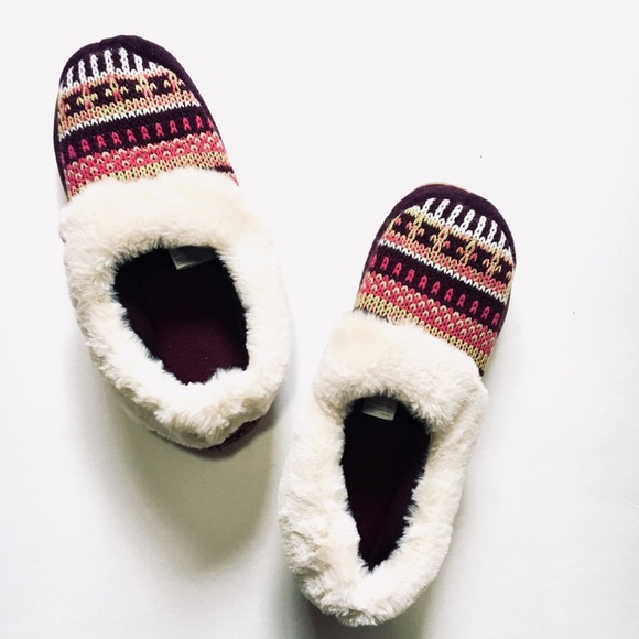 dearfoams Shoes - • new dearfoam knit slippers •